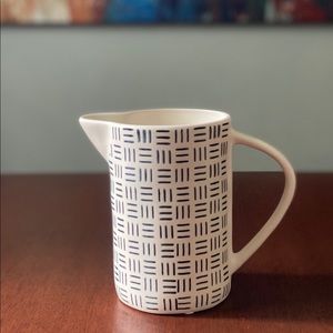 28oz Black & White Grid Print Ceramic Pitcher